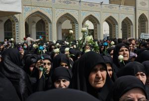 اجرای سنت ۱۲۰۰ ساله زنان نوغان مشهد