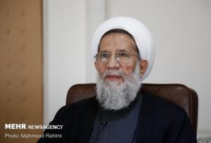 شهدا را خدا گلچین می‌کند؛ باید زانوی ادب در برابر خانواده‌هایشان زد