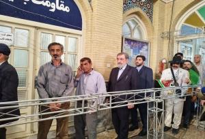 محسن رضایی در مسجد لرزاده حاضر شد