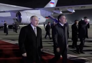 پوتین وارد قرقیزستان شد+ فیلم
