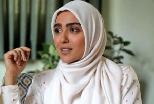 احساساتی شدن مونا کرمی در تولد پدرشوهرش