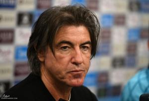 هوای آلوده تهران صدای سرمربی استقلال را هم در آورد!