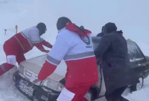 اعزام نیروهای امدادی به محور مهاباد -بوکان