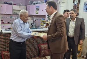 فرماندار تنگستان: خانواده‌های شهدا ولی‌نعمتان نظام اسلامی هستند