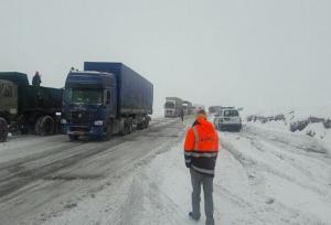 تا اطلاع ثانوی از تردد غیرضروری در محورهای چهارمحال و بختیاری خودداری کنید