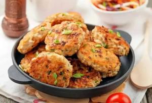 طرز تهیه کوکو مرغ کردی، شام فوری اما مجلسی!