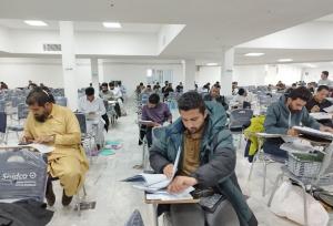 پارسی: رقابت ۲۹۷۲ سیستانی و بلوچ در آزمون ورود به حرفه مهندسان آغاز شد