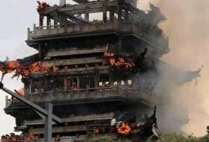 معبد ۱۵۰۰ ساله چین در آتش سوخت