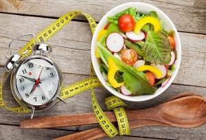 حذف وعده غذایی برای کاهش وزن درست نیست