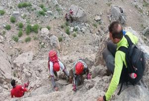 نجات کوهنوردان گرفتار در «کول جنو» اشترانکوه