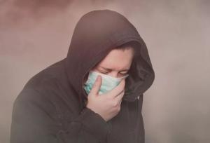 آلودگی هوا، سن ابتلا به سرطان ریه را به ۳۰ سالگی رسانده است