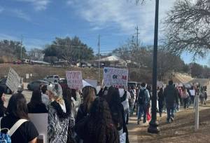 اعتراض دانش‌آموزان آمریکایی به سیاست‌های مهاجرتی ترامپ