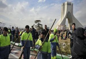 پاکیزگی و نظافت محیط در طول مسیر مراسم تشییع در تهران
