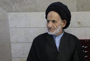 اولویت مسئولان رفع مشکلات مردم و عدم انحراف از آرمان‌های انقلاب است