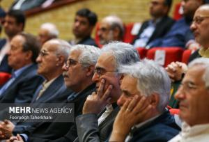 مفاخر و مشاهیر، ستون‌های خیمه هر جامعه‌ هستند