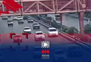 عبور غیرمجاز عابر پیاده از بزرگراه در مشهد حادثه آفرید