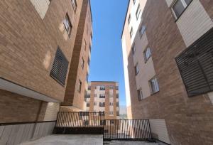 مرادی: ۷۵ واحد مسکونی برای مددجویان شهرستان ایوان در حال ساخت است