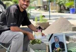 جشن تولد مدافع استقلال در یک مکان خاص