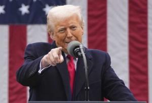 ترامپ از تولید جنگنده اف ۴۷ خبر داد