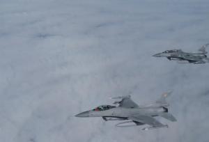 اعتراف آمریکا به قدرت پدافند هوایی یمن؛ اف-۱۶ موشک‌باران شد