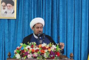 انتقاد امام جمعه موقت سیریک از کم‌کاری در ساخت مسکن مددجویی