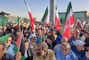 حضور پرشور ملت در مراسم بزرگداشت «شهیدان خدمت»