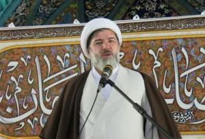 واکنش امام جمعه دیباج به واردات بنزین؛ جای ما پشت دروازه واردات نیست