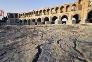 مدیرکل محیط زیست استان: خشک‌شدن زاینده‌رود، فرونشست اصفهان را شتاب داد