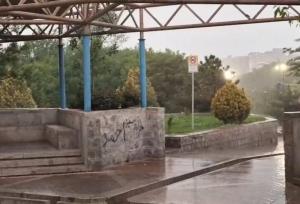 بارش شدید باران به همراه وزش باد در تبریز