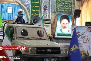 امام جمعه این شهر، پشت وانت تویوتا خطبه خواند