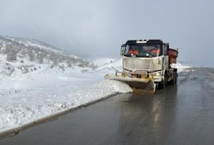 اجرای بیش از ۶۵۰۰ کیلومتر باند برف‌روبی در جاده‌های همدان