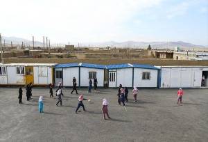 تحصیل دانش‌آموزان ۱۶ نقطه تایباد در کانکس