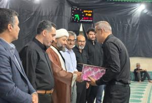 فعالان نماز جمعه خارگ تجلیل شدند
