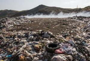 افزایش‌ تولید گاز متان و تشدید پدیده دودزایی در محل دفن پسماندهای شهری