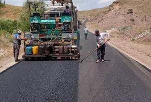 آغاز عملیات روکش آسفالت محور روستایی دیزان - ناریان در طالقان