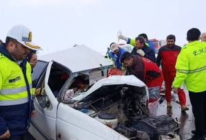 واژگونی پژو پارس در جاده شاهرود - میامی با ۳ مصدوم