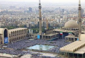 دو تصویر متفاوت از صفوف نمازجمعه در تهران