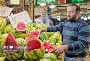 میوه یلدا روی دور تند گرانی؛ دلال‌ها در میدان، نظارت در حاشیه