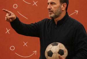 مربی تنها عنصر توانای ایجاد تحول در فوتبال/ خویشتن‌داری به‌جای شومن‌بازی، لازمه مربیان جوان