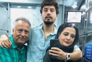 مهرداد صدیقیان به سوگ پدرش نشست