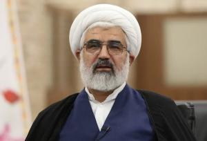 امام جمعه موقت قزوین: ملت ایران مذاکره همراه با تهدید را نمی‌پذیرد