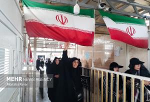 موج بازگشت زوار اربعین حسینی در مرز مهران و خدمات رسانی مواکب