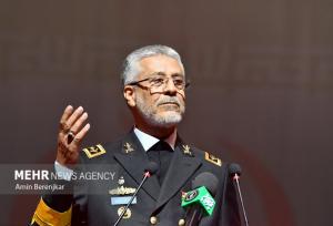 امیر سیاری: ماموریت ارتش در حفظ تمامیت ارضی ایران خلاصه می‌شود