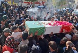 با آمدن شهید گمنام عنبرآباد یک‌صدا گریست