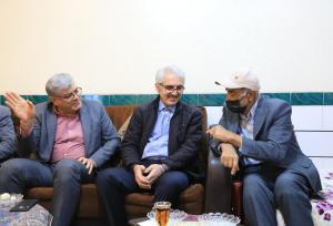 جمعی از مدیران ایسنا با خانواده شهید عمرانی در استان کرمان دیدار کردند 