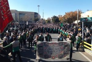 حرکت کاروان غم و حضور پرشور مردم در تشییع ۶ شهید گمنام فاطمی در اراک