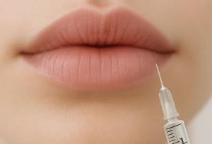 زیبایی کم تهاجمی با ژل لب روسی، فیلر بیکینی و کانتورینگ صورت