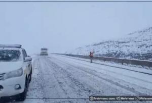 بارش شدید برف در محور ازنا - اراک
