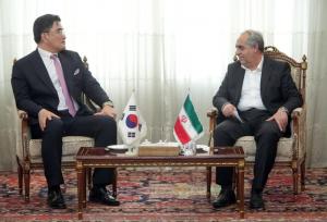 سرمست بر توسعه روابط اقتصادی و ورزشی با کره جنوبی تاکید کرد