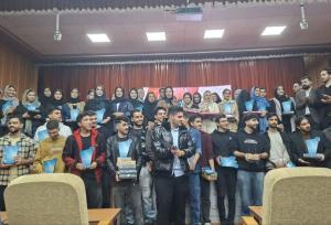 تجلیل از ۱۰۸ نخبه قرچکی با رتبه‌های زیر هزار کنکور / تأکید مسئولان بر نقش «سه‌ضلعی طلایی» موفقیت